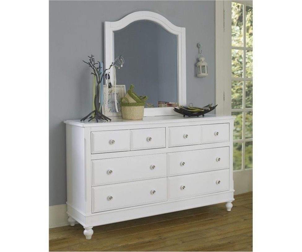 Lake House 8 Drawer Dresser